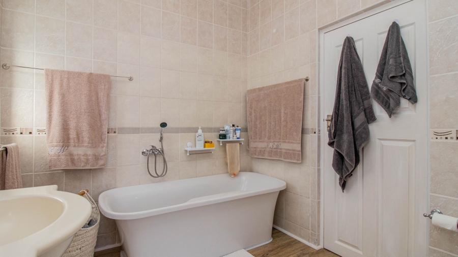 3 Bedroom Property for Sale in Westcliff Western Cape